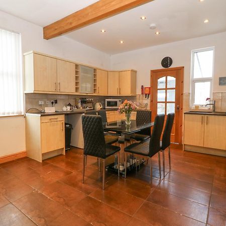 Coed Llai Villa Holyhead Buitenkant foto