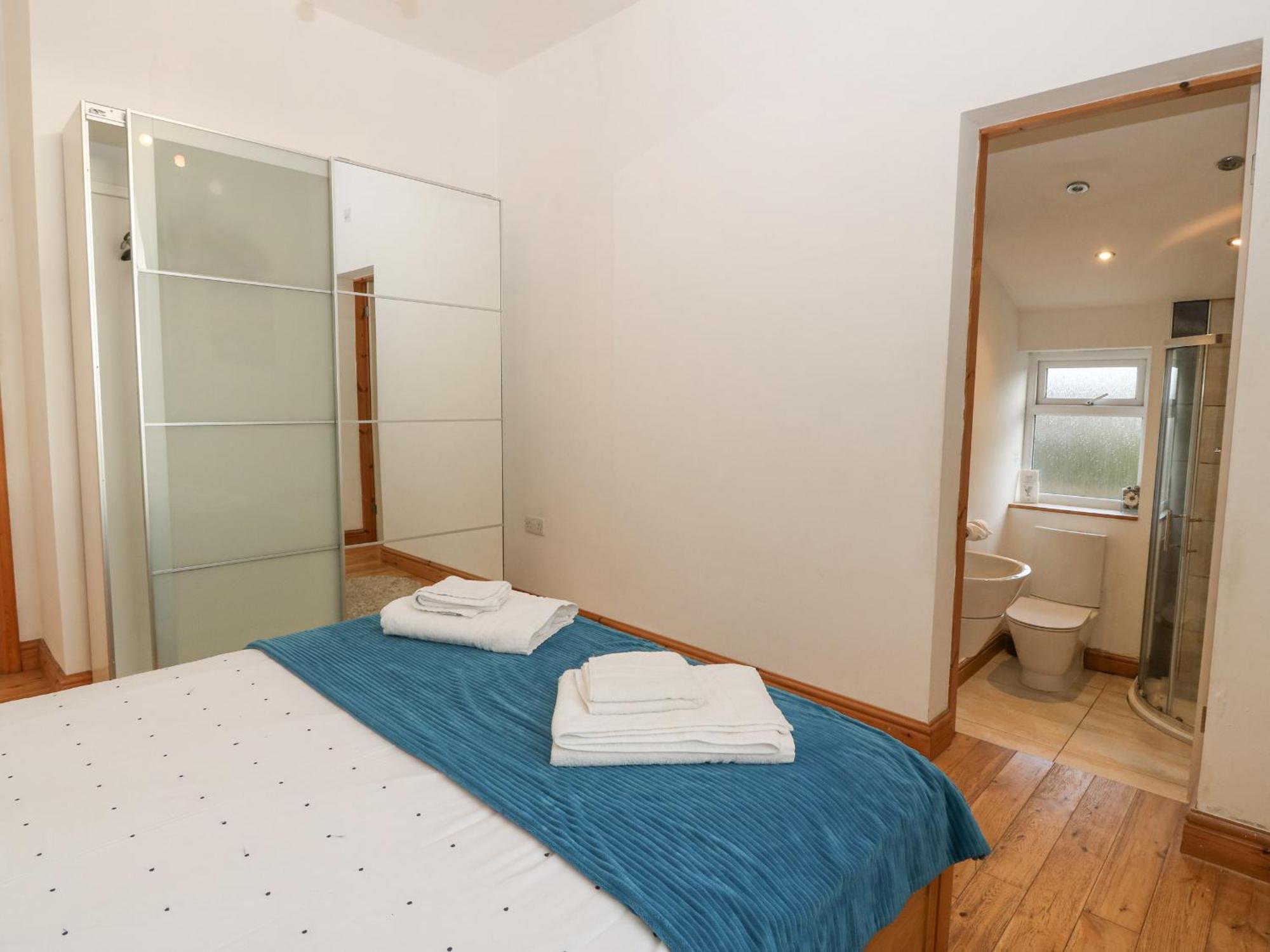 Coed Llai Villa Holyhead Buitenkant foto