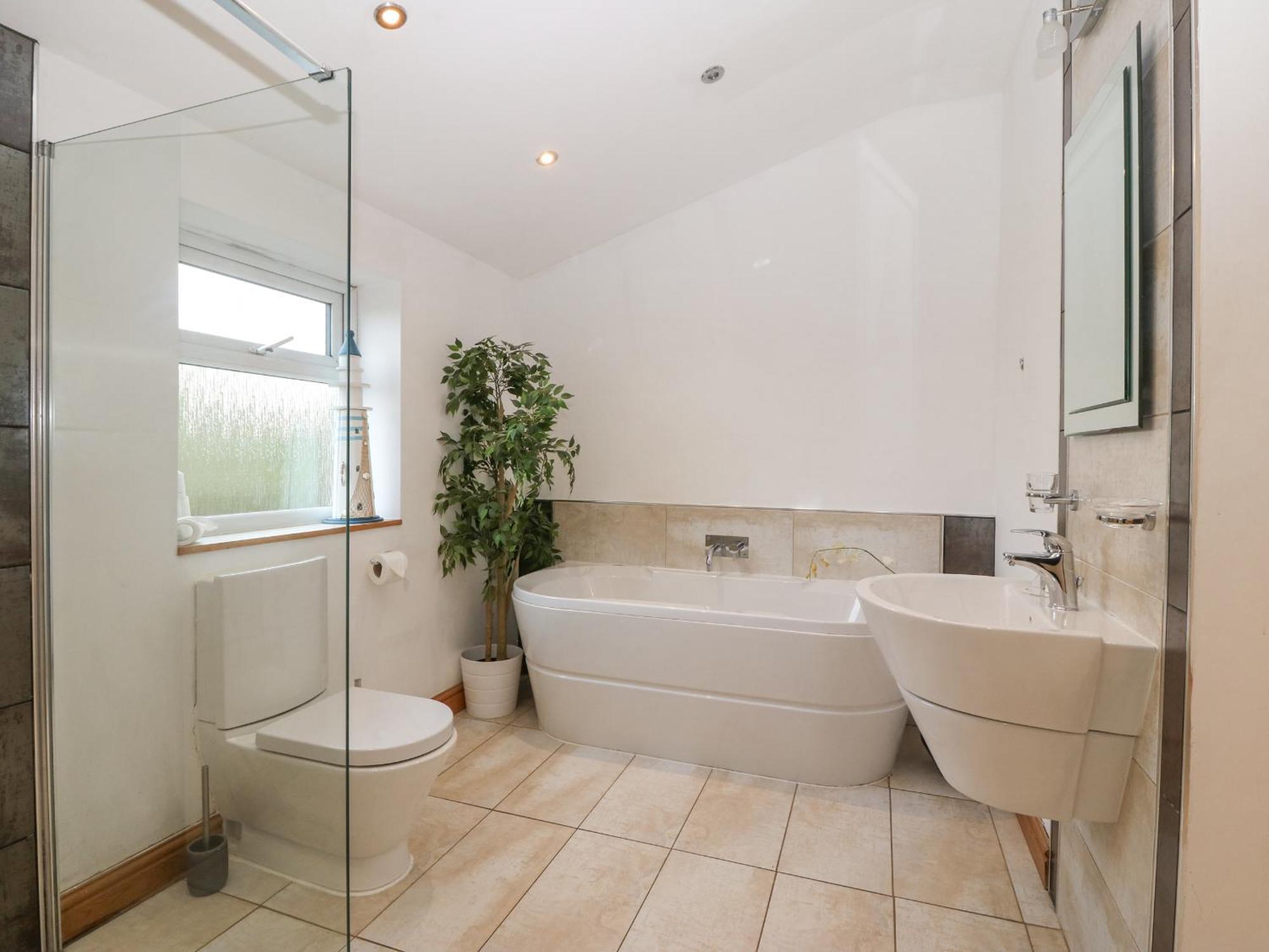 Coed Llai Villa Holyhead Buitenkant foto